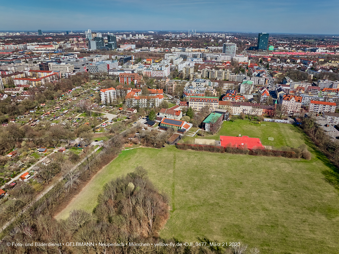 21.03.2023 - Luftbilder von der Baustelle Maikäfersiedlung in Berg am Laim